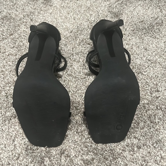 Sandals - Picture 3 of 4